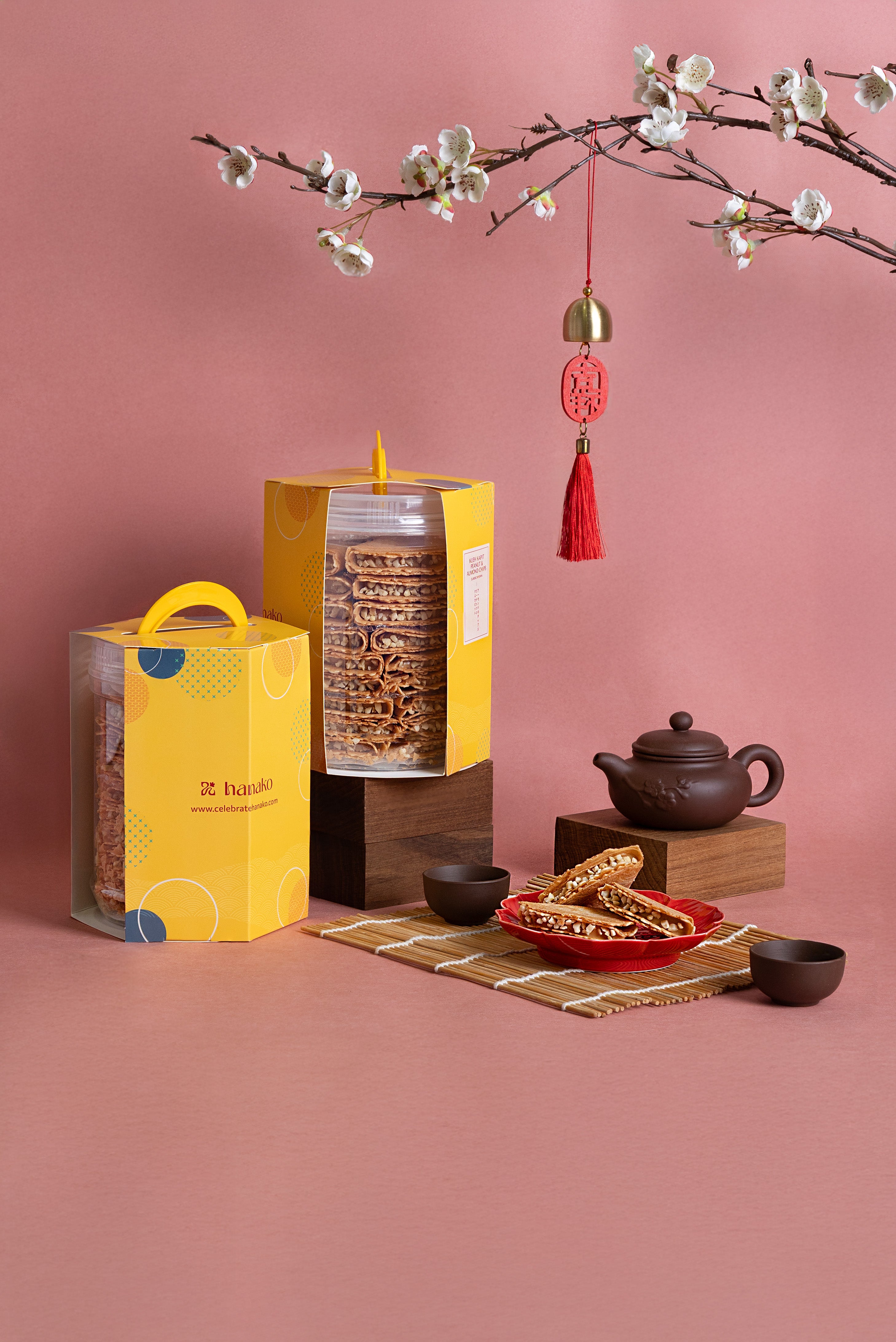 Kueh Kapit (Peanut & Almond Chips)